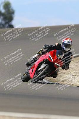 media/Sep-21-2025-TrackDaz (Sun) [[277c75b276]]/B Group/1220pm (Turn 2)/